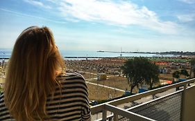 Hotel Tritone
